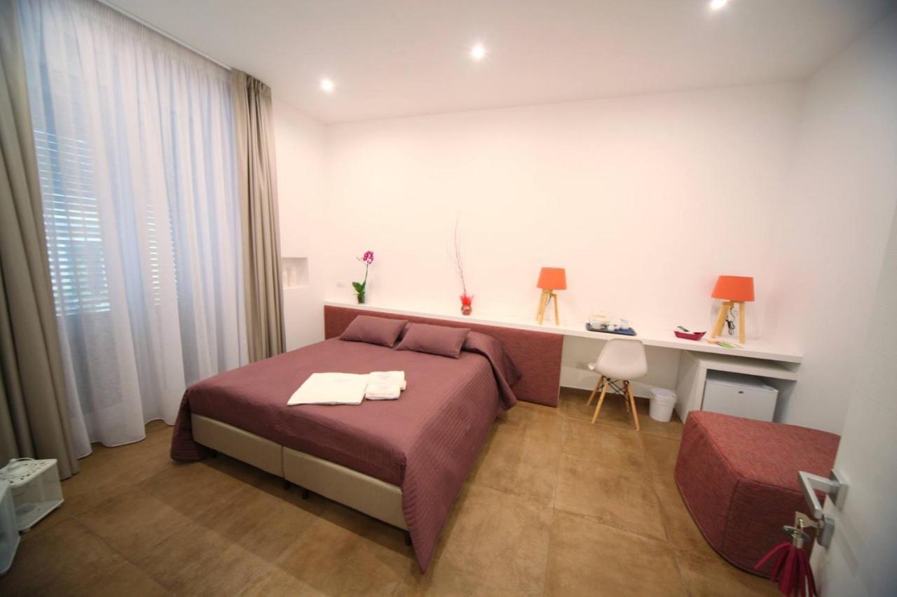 Bed and Breakfast Essence Барлетта Екстер'єр фото
